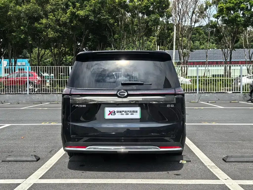 GAC Motor 传祺E8 PHEV — фото 7
