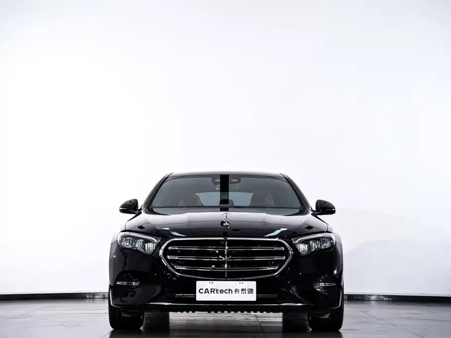 Mercedes-Benz E-Class — фото 1