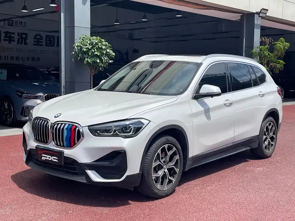 BMW X1 — фото 1