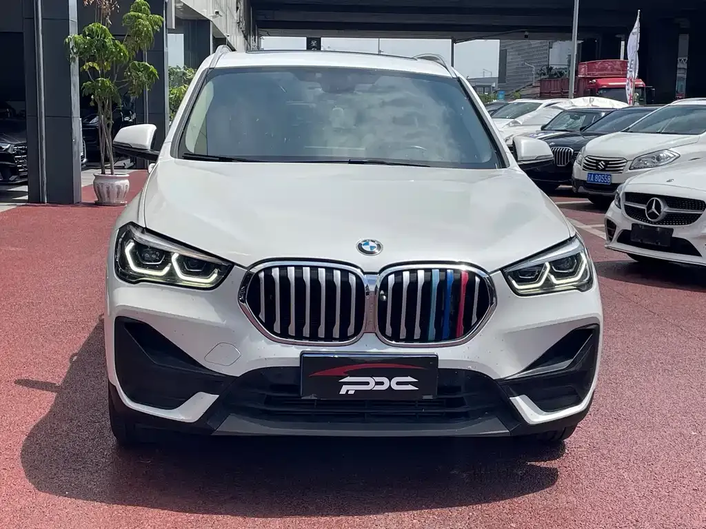 BMW X1 — фото 5