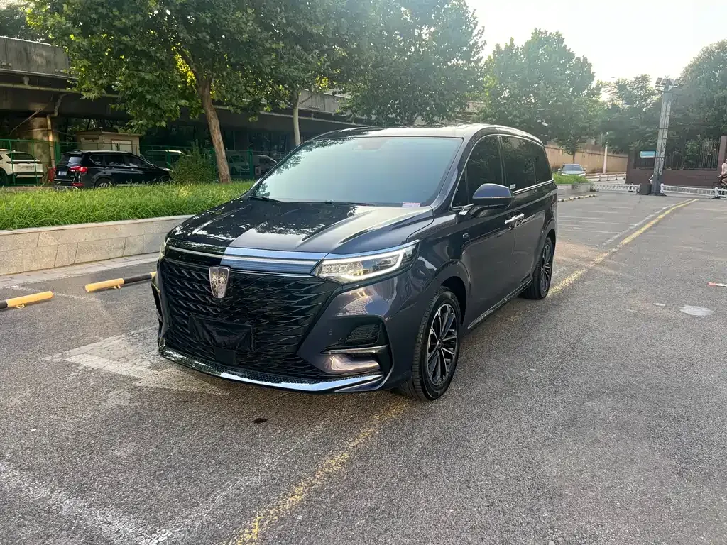 Roewe iMAX8 — фото 1