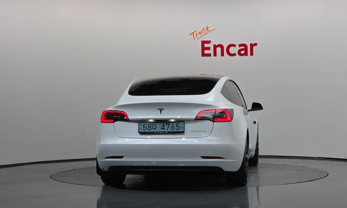 Tesla Model 3 — фото 2