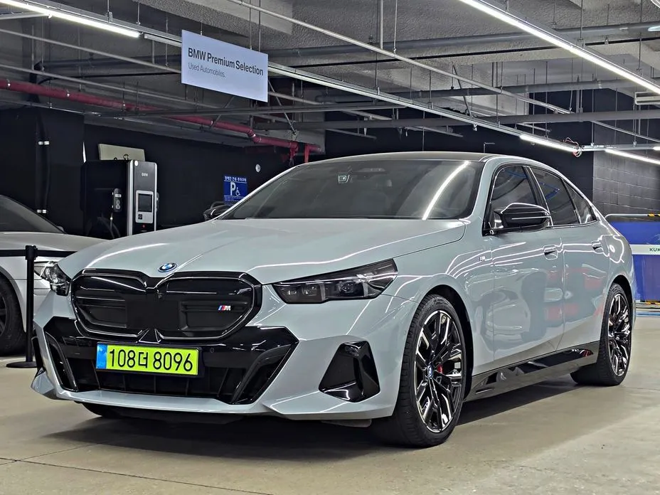 BMW i5 — фото 1