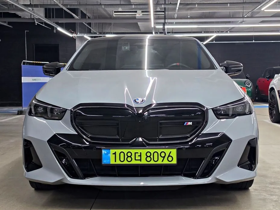 BMW i5 — фото 8