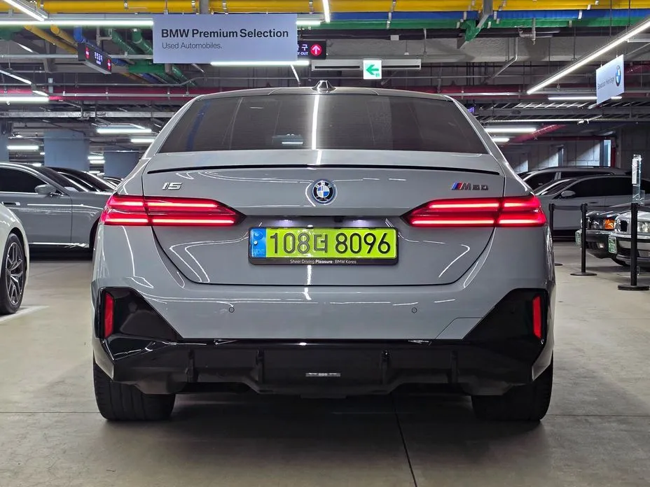 BMW i5 — фото 9