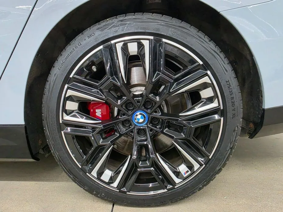 BMW i5 — фото 10