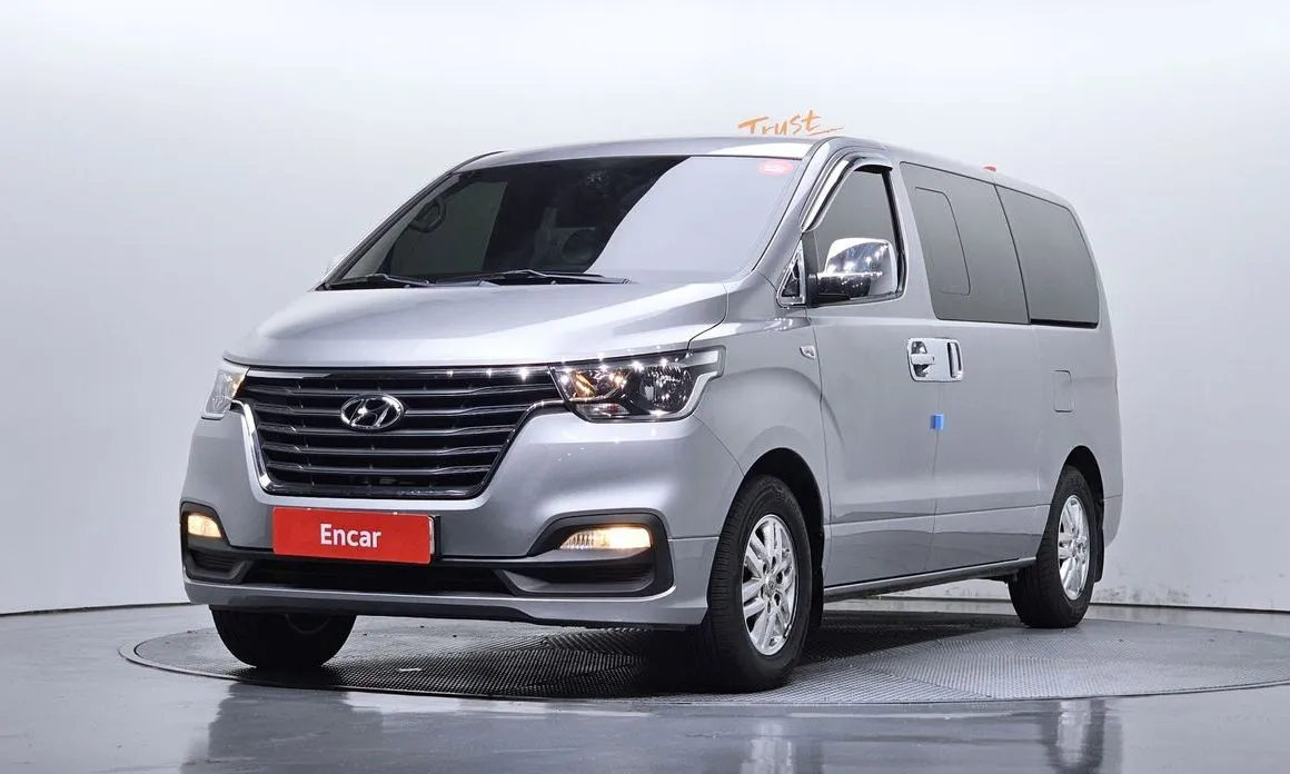 Hyundai Starex — фото 1