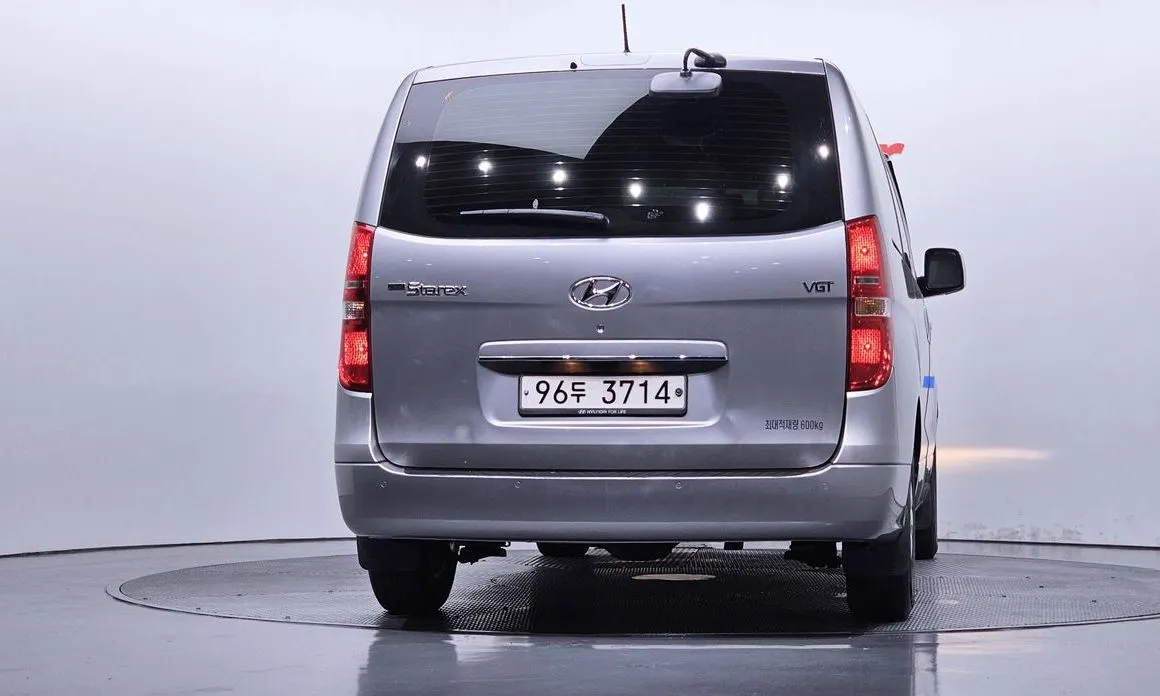 Hyundai Starex — фото 3