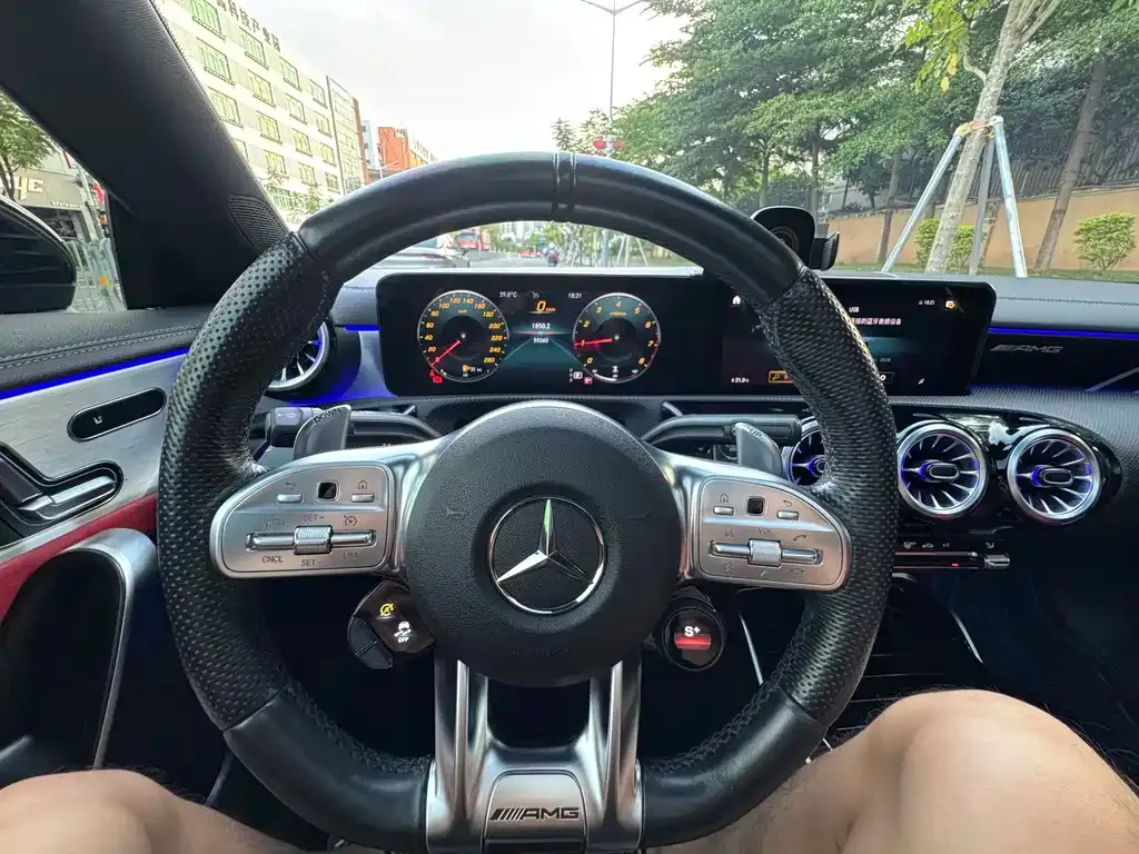 Mercedes-Benz CLA AMG — фото 7