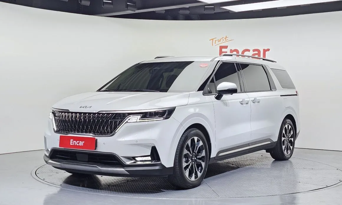 Kia Carnival — фото 1
