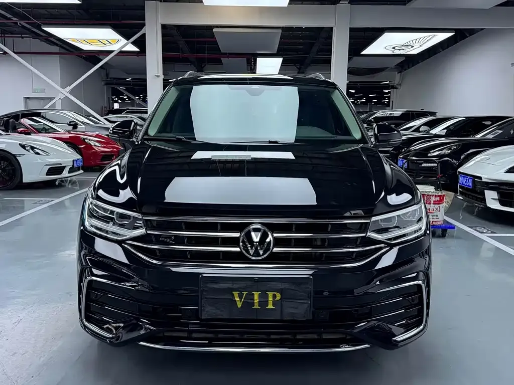 Volkswagen Tiguan L — фото 2