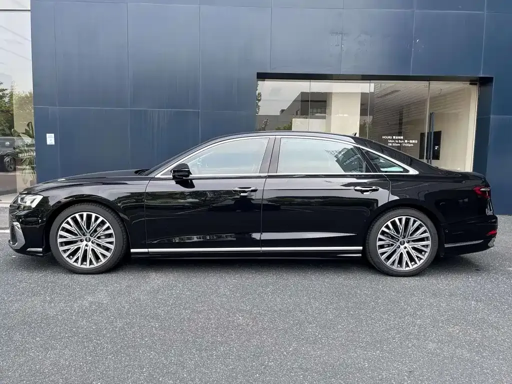 Audi A8 — фото 3