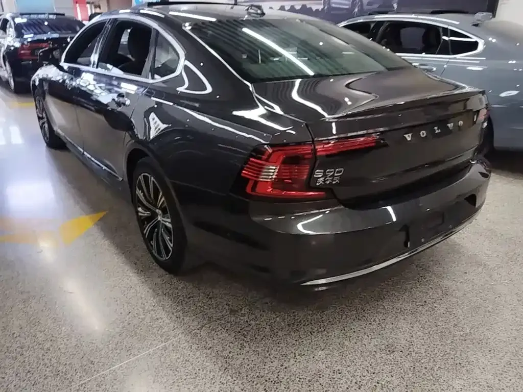 Volvo S90 — фото 10