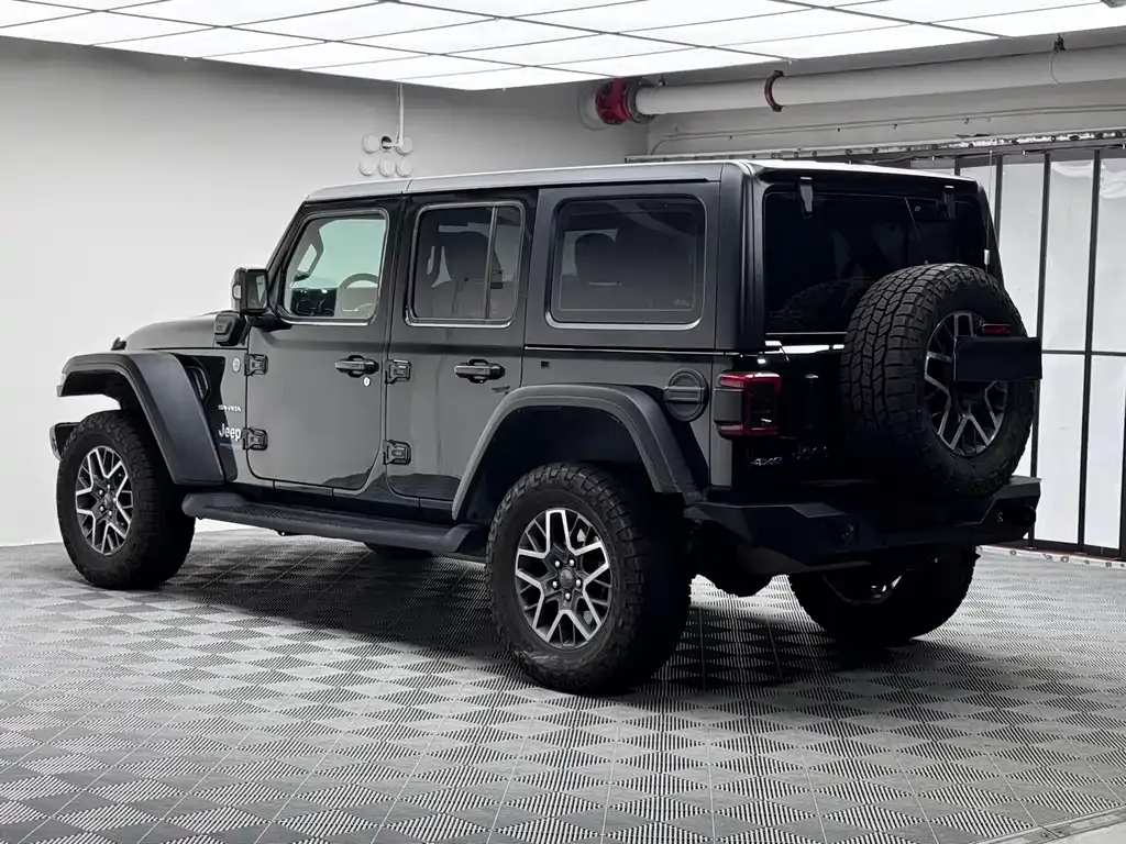 Jeep Wrangler PHEV — фото 9