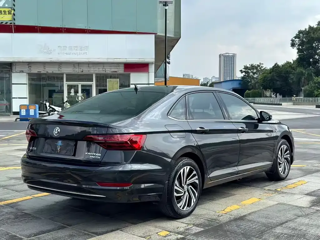 Volkswagen Sagitar — фото 7
