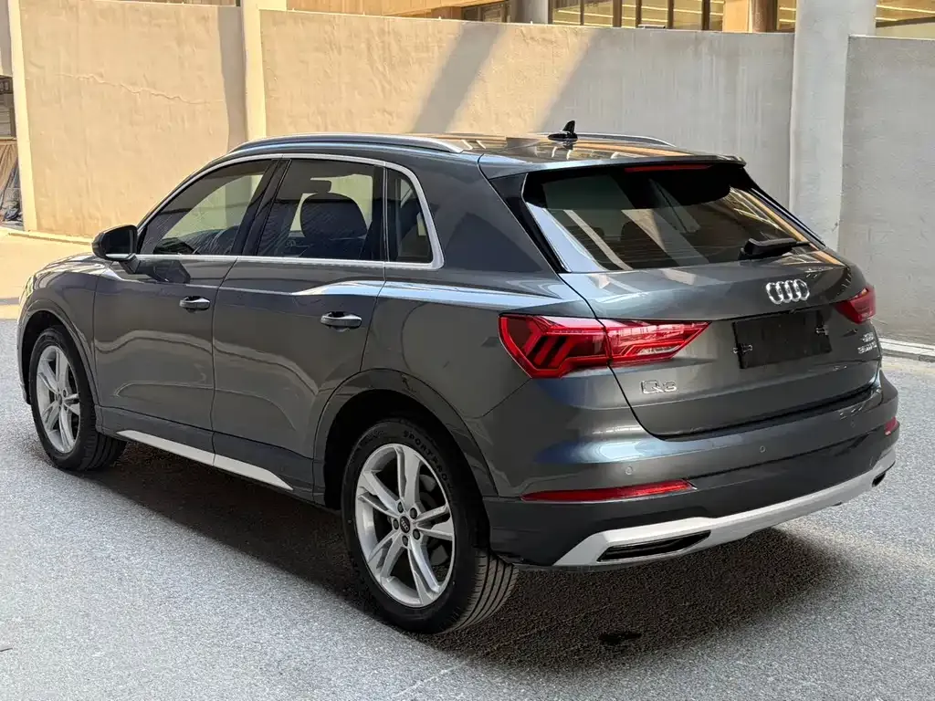 Audi Q3 — фото 10