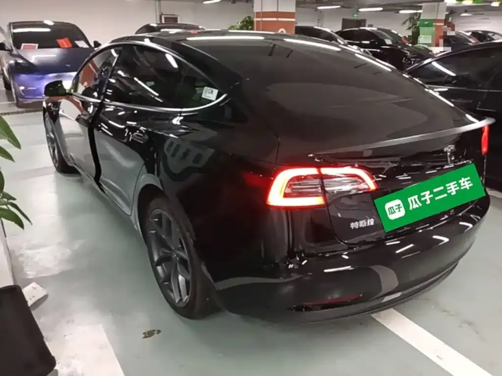 Tesla Model 3 — фото 10