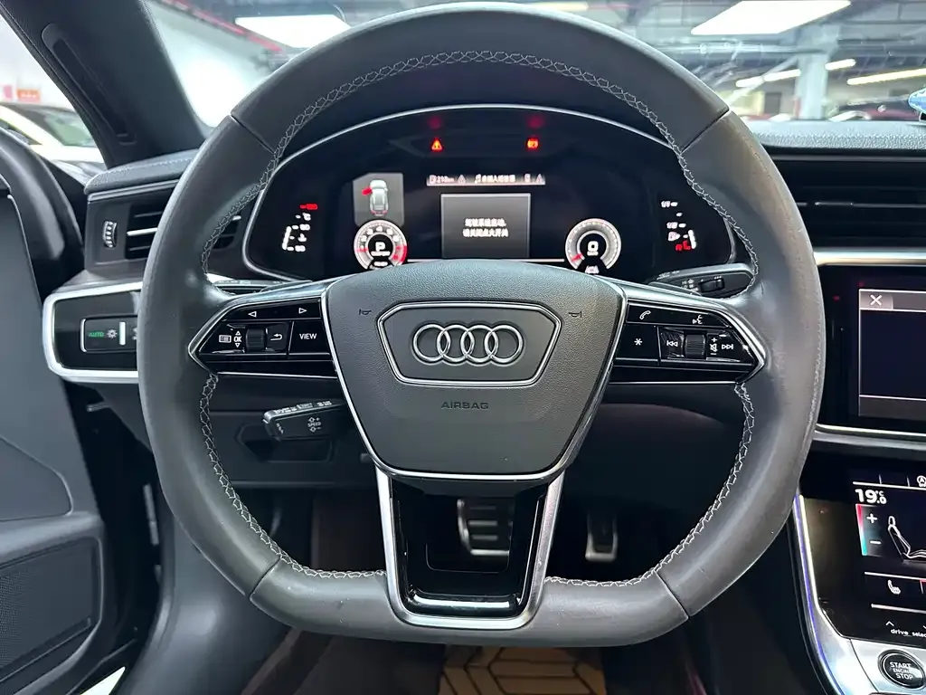 Audi A7L — фото 2