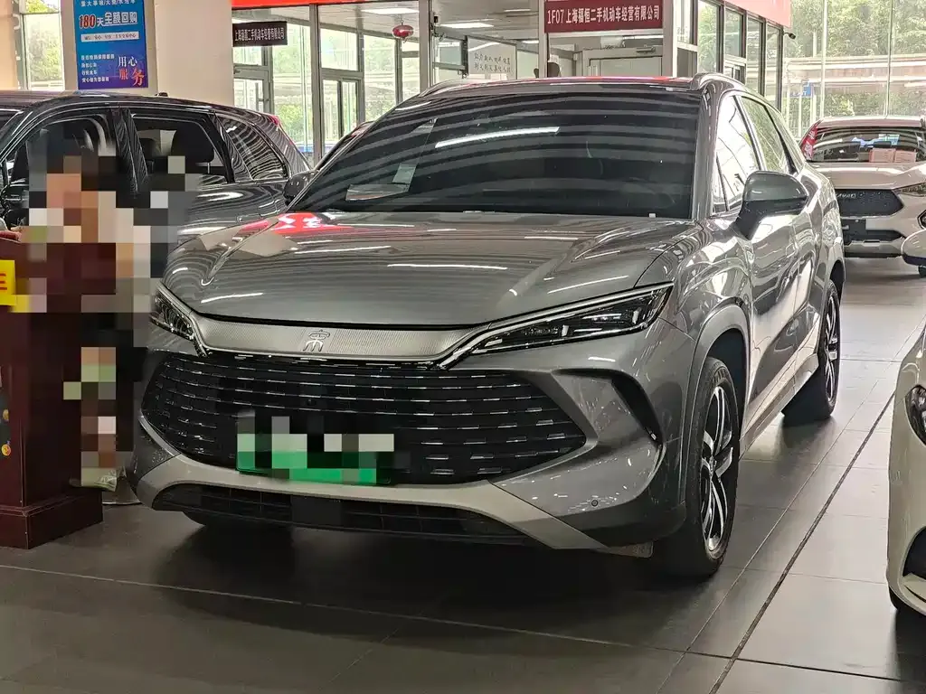BYD L DM-i — фото 1