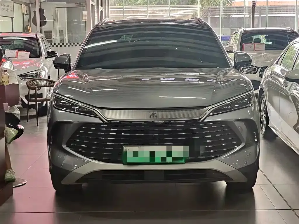 BYD L DM-i — фото 9