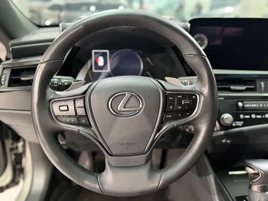 Lexus ES — фото 5