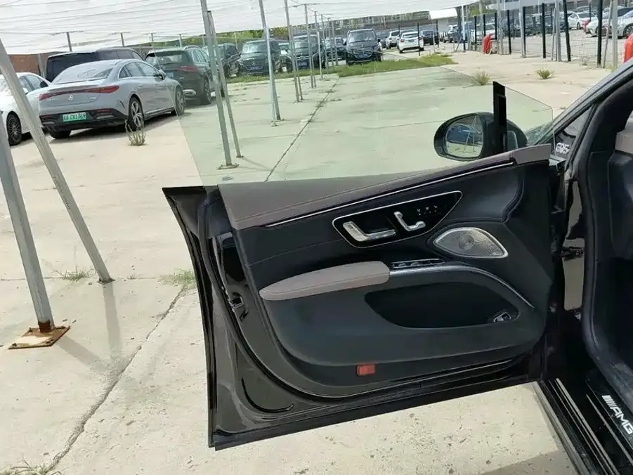 Mercedes-Benz EQS AMG — фото 4