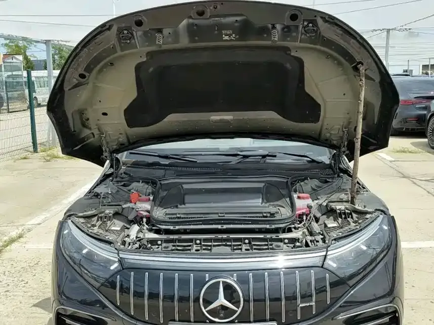 Mercedes-Benz EQS AMG — фото 7