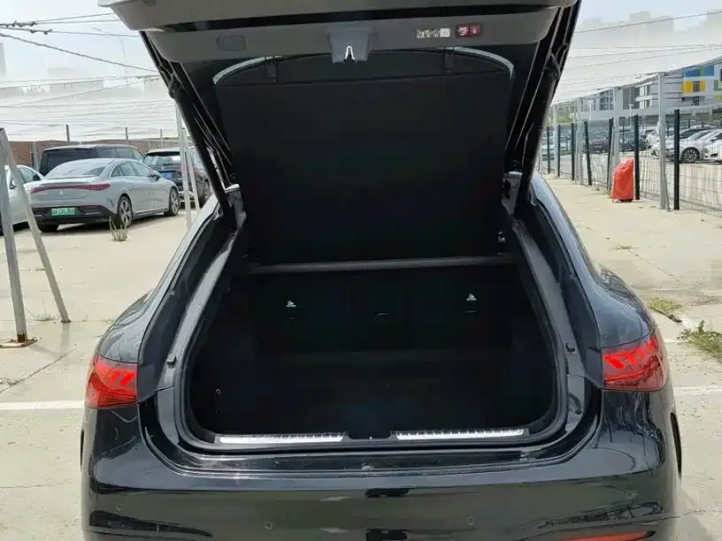 Mercedes-Benz EQS AMG — фото 3