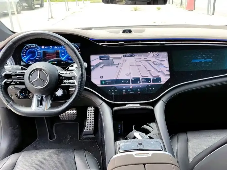 Mercedes-Benz EQS AMG — фото 9