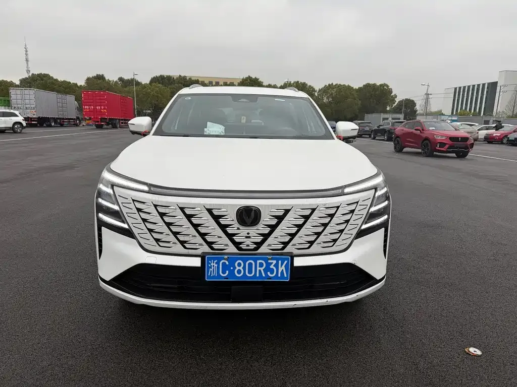Changan CS75PLUS — фото 1