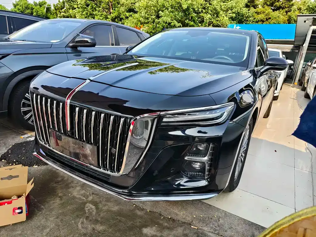 Hongqi H5 — фото 1