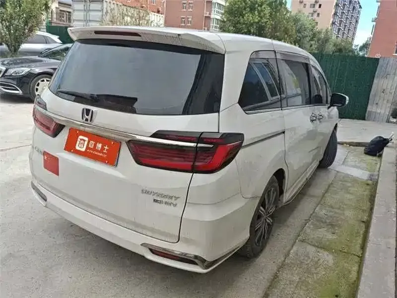 Honda Odyssey — фото 10