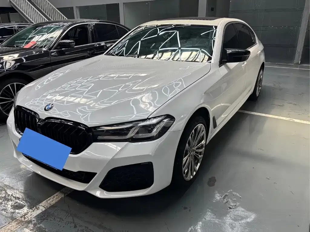 BMW 5 Series — фото 1