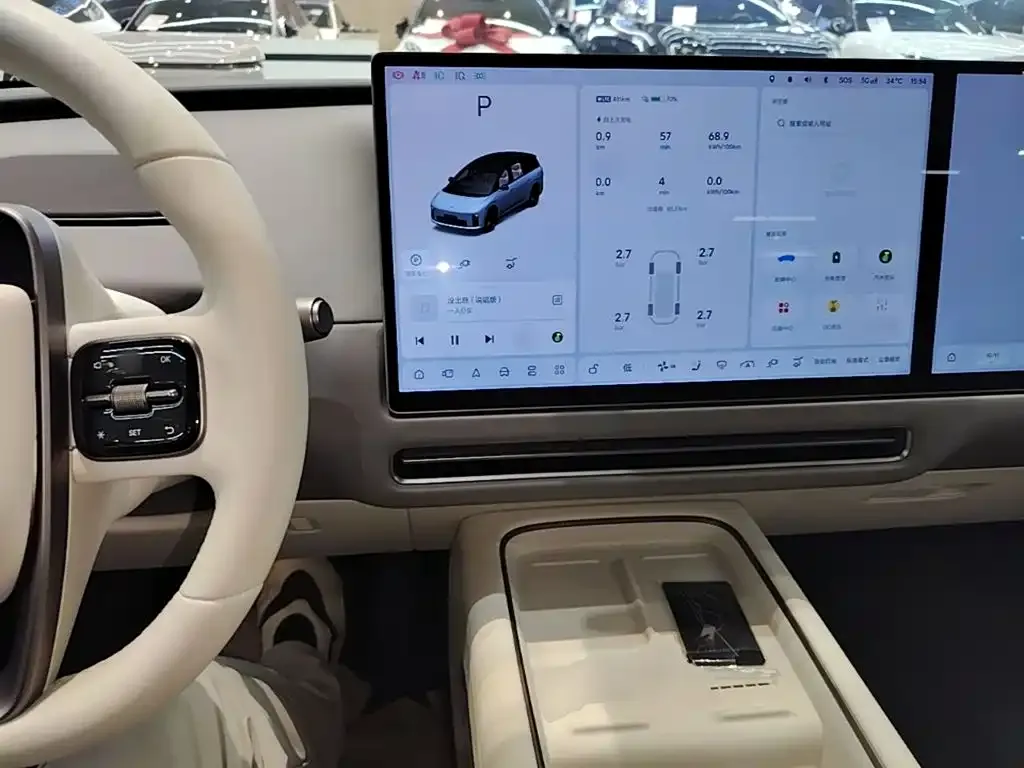 Li Auto i8 — фото 9