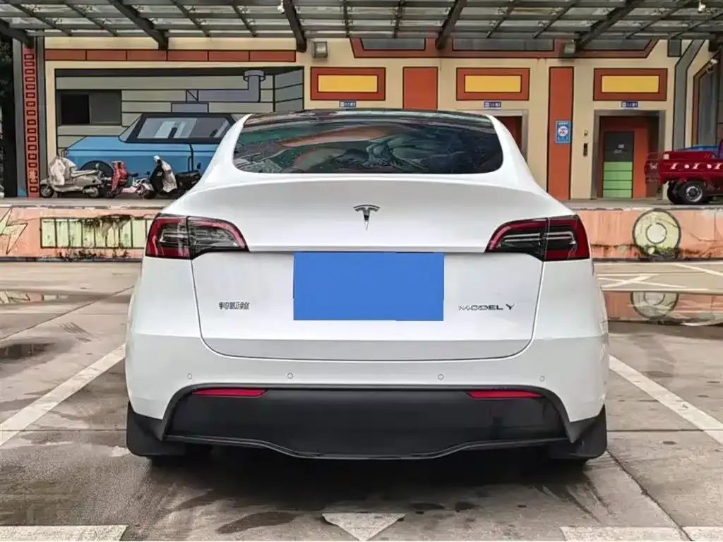 Tesla Model Y — фото 4