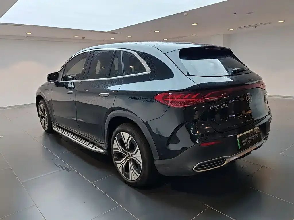 Mercedes-Benz EQE SUV — фото 8