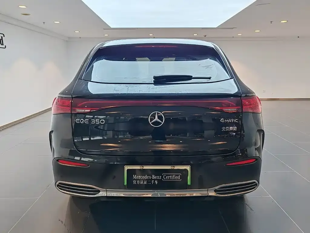 Mercedes-Benz EQE SUV — фото 6