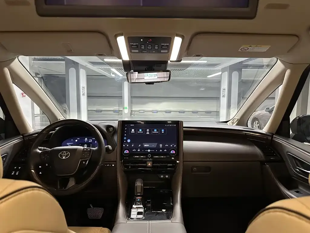 Toyota Alphard — фото 3