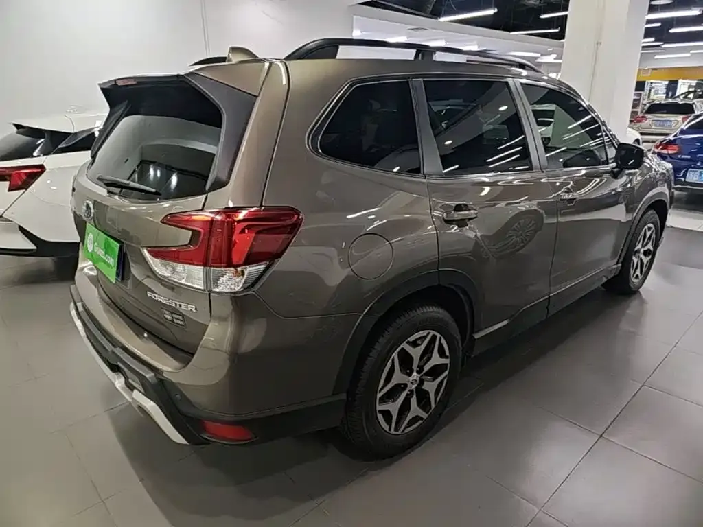 Subaru Forester — фото 7