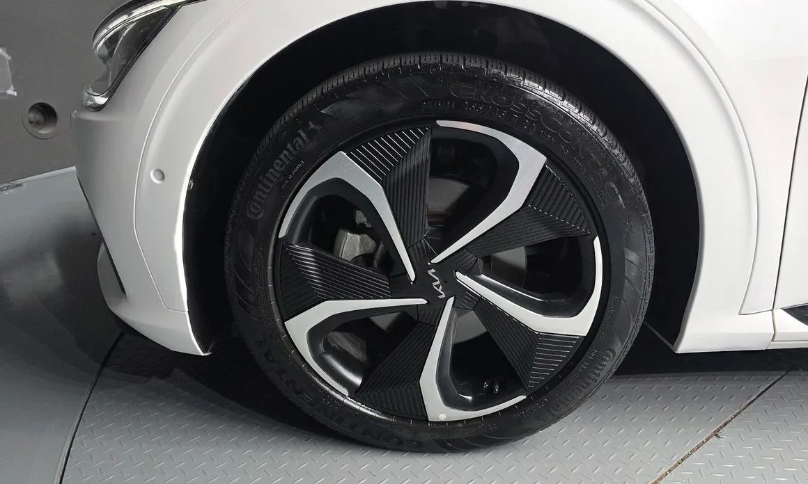 Kia EV6 — фото 3