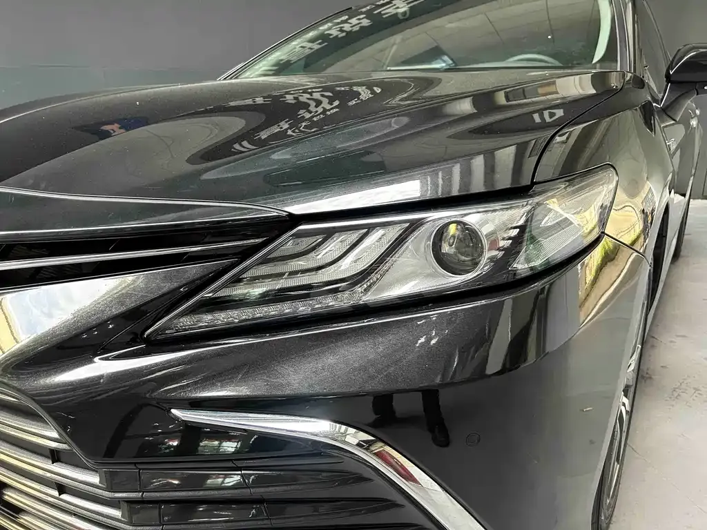 Toyota Camry — фото 8