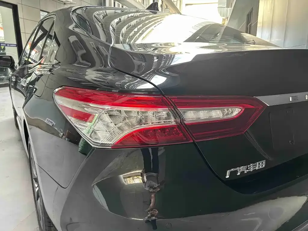 Toyota Camry — фото 6