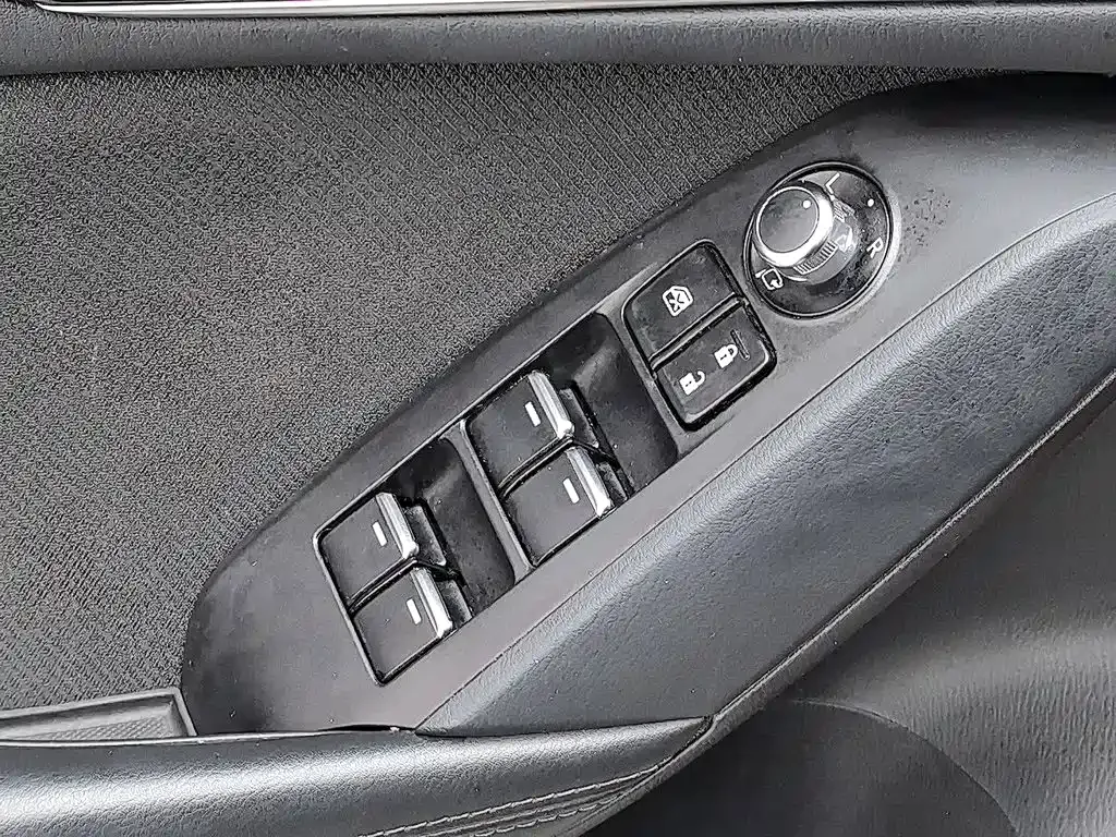 Mazda CX-4 — фото 10