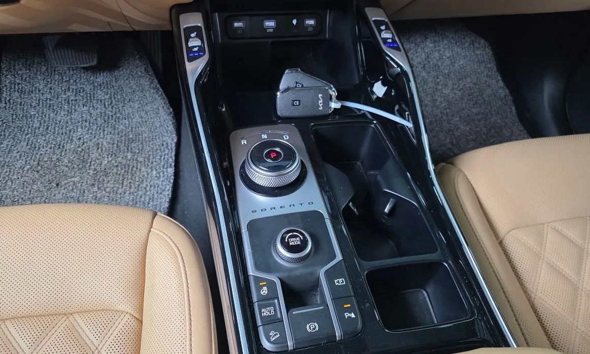 Kia Sorento — фото 9