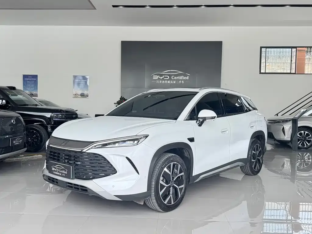 BYD L DM-i — фото 1