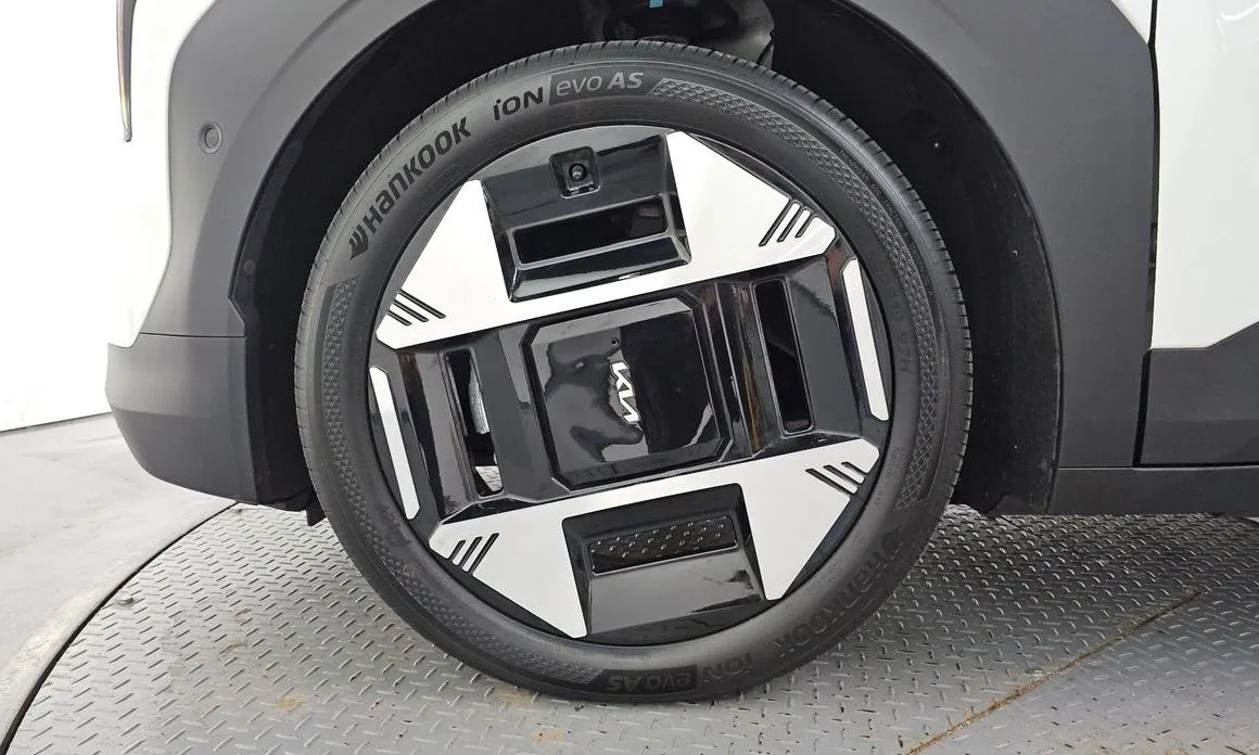 Kia EV3 — фото 9