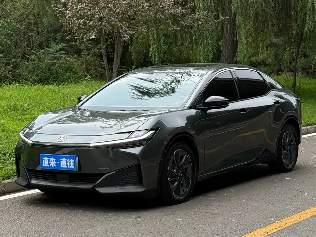 Toyota bZ3 — фото 1
