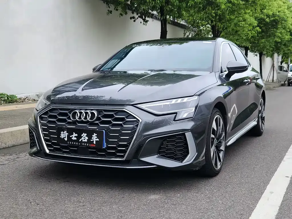 Audi A3 — фото 1