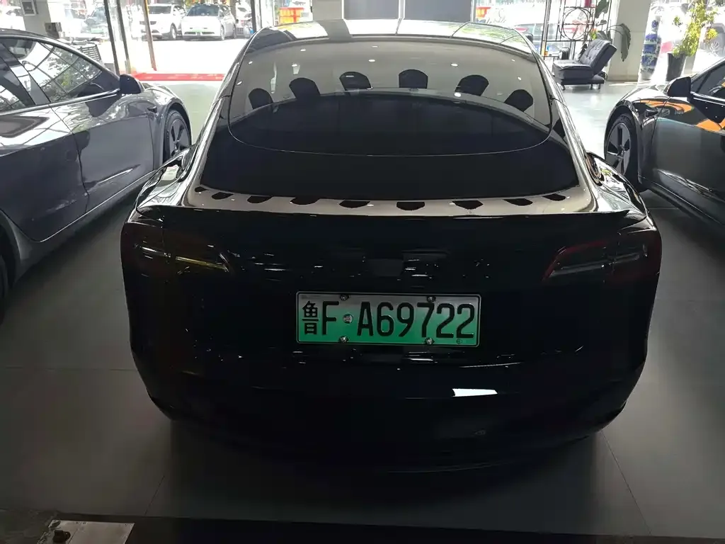 Tesla Model 3 — фото 5