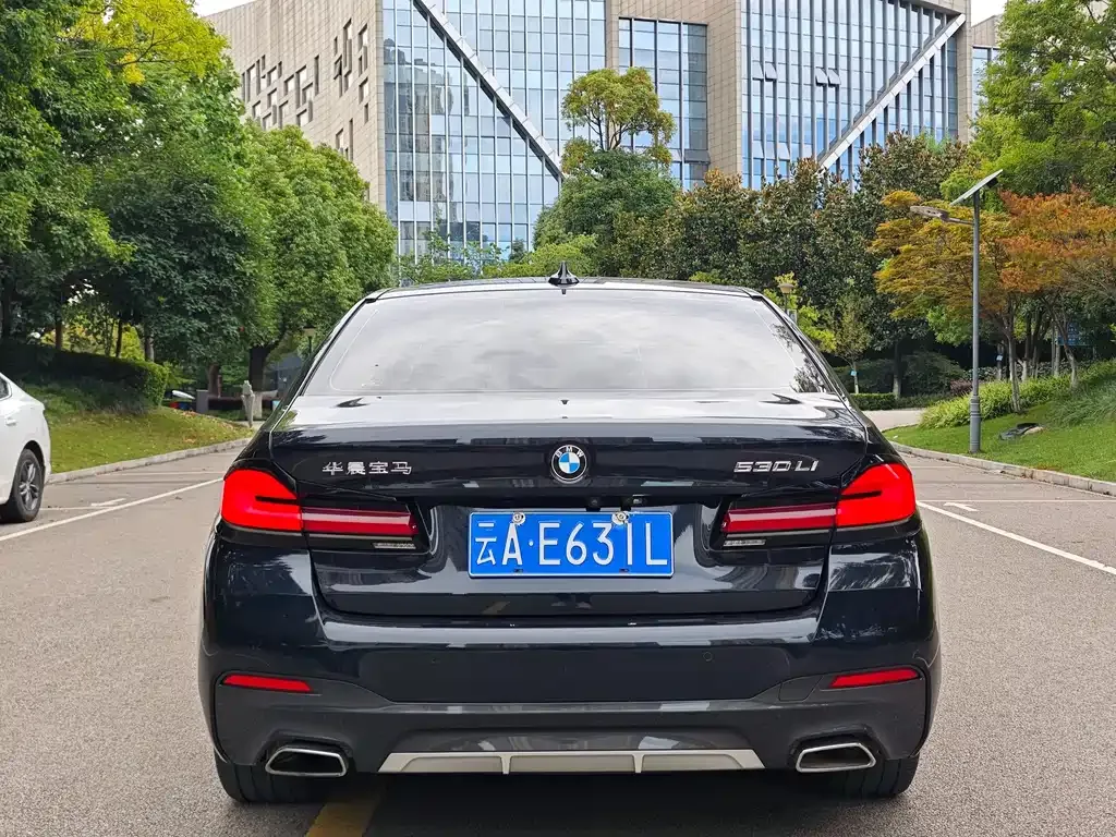 BMW 5 Series — фото 5
